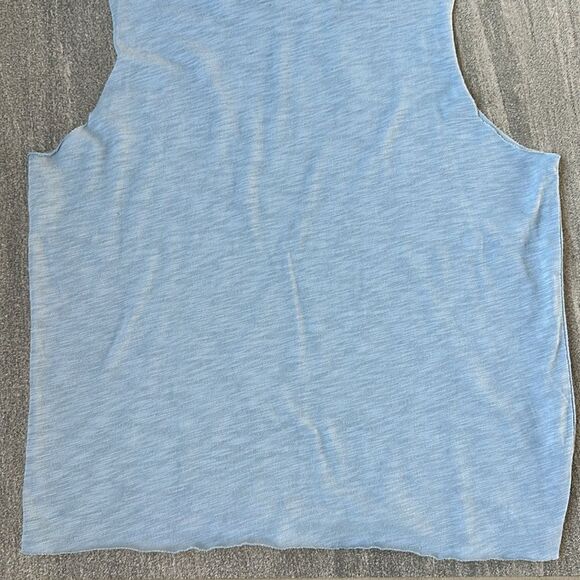 NWT Chaser Gauze Jersey Mock Neck Muscle Tank w/ Raw Edge Hem Light Blue Small - Picture 4 of 13